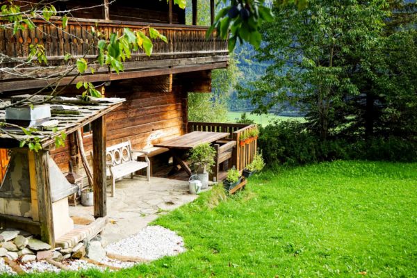 Hoiz Alm Huette mieten Österreich Hohe Tauern Garten Terrasse